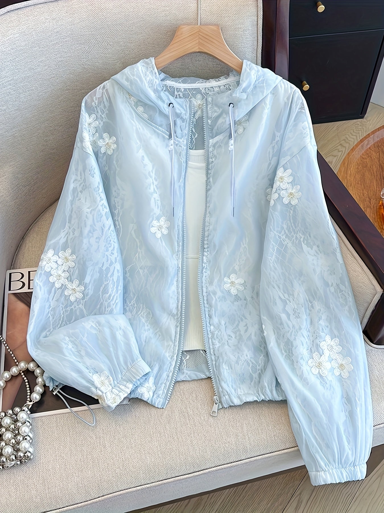 2025 Summer Women'S Lightweight Hooded Sun Jacket with Lace Trim, Semi-Breathable Long Sleeve Zip-Up Front Casual Outdoor Jacket + Top Two-Piece Set, Cute Women'S Style Soft Texture Fashion Design